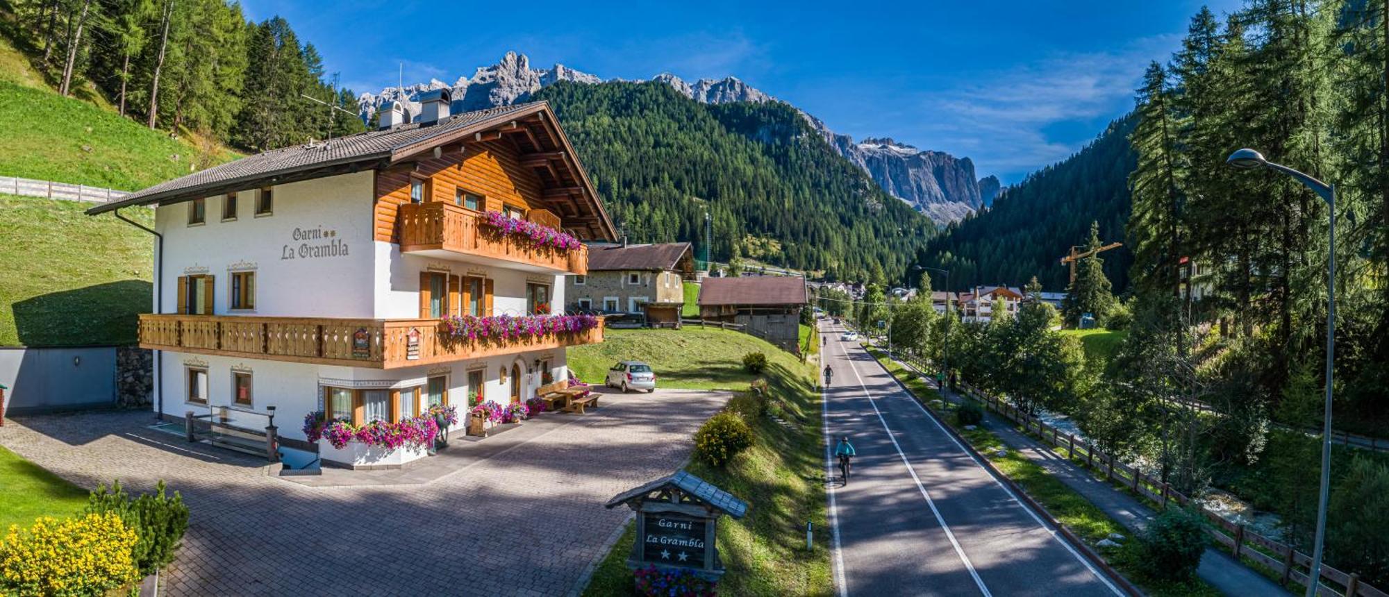 Garni La Grambla Hotel Selva di Val Gardena Exterior photo